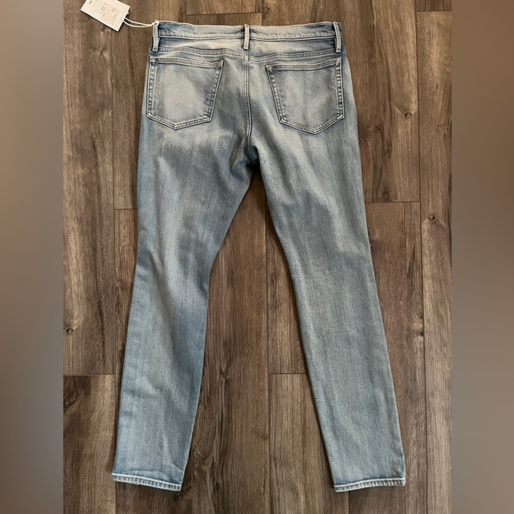 NWT Frame Denim Perfectly Distressed Jeans - Picture 2 of 3